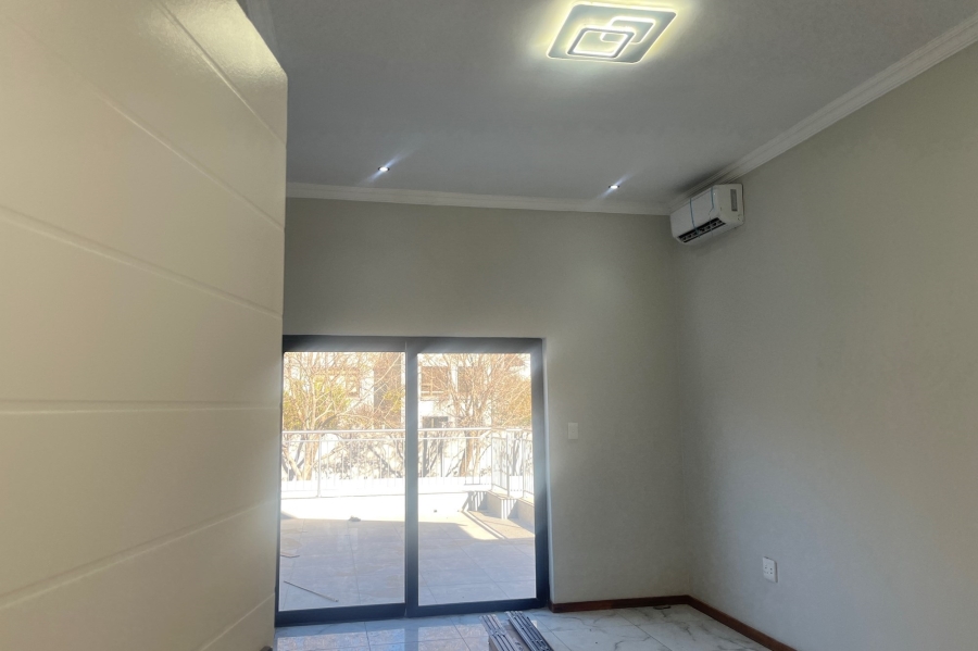 5 Bedroom Property for Sale in Xanadu Eco Park North West
